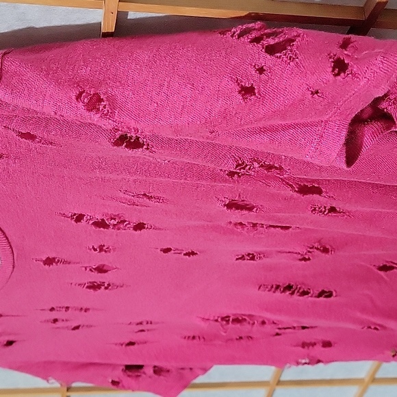 IRO pink 100% linen t-shirt with styled holes - Picture 9 of 10